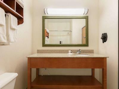 Baymont By Wyndham City/quail Springs 3*